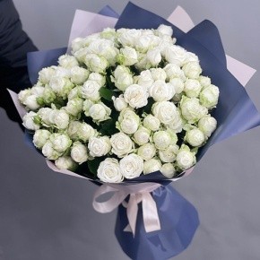 Букет из 25 кустовых пионовидных белых роз (60 см) в Воскресенске