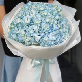 Букет из 5 голубых гортензий в Воскресенске
