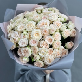 Букет "Кремовый микс" из 25 кустовых роз (50 см) в Воскресенске