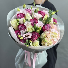 Букет из роз, гортензии и эустом в Воскресенске