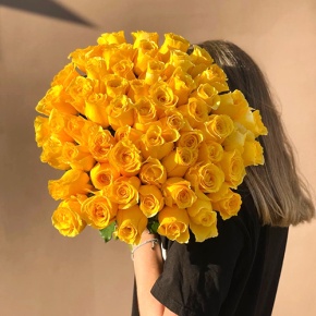 Букет "Ярче солнца" из 55 лимонных роз (50 см) в Воскресенске