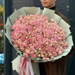 Букет из 101  нежно -розовой кустовой розы (70 см) в Воскресенске