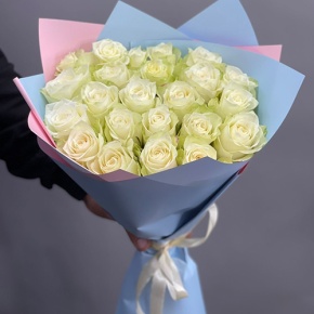 Букет 25 белых роз Кения (50 см) в Воскресенске