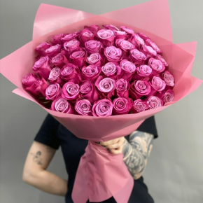 Букет из 51 розы Космик (60 см) в Воскресенске