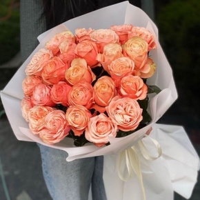 Букет из 23 пионовидных роз Эквадор сорта Кахала (60см) в Воскресенске