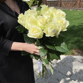 Букет из 11 белых роз (70 см) в Воскресенске