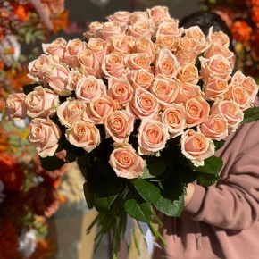 Букет из 51 персиковой розы (60 см) в Воскресенске