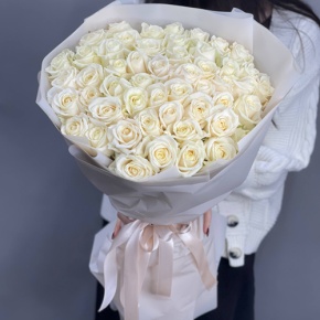 Букет "Белый мотылёк" из 51 белой розы (60 см) в Воскресенске