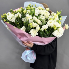 Букет "Изысканность" из 31 белой эустомы в Воскресенске