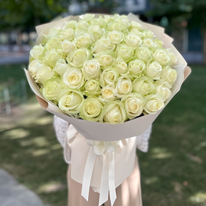 Букет "Манталь" из 51 белой розы (60 см) в Воскресенске