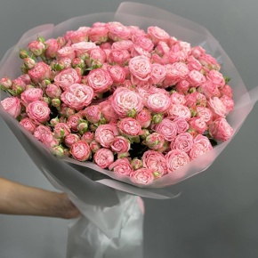 Букет из 33 кустовых пионовидных роз Бомбастик (60 см) в Воскресенске