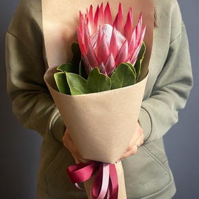 Букет из протеи в крафте в Воскресенске