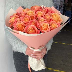 Букет из 21 розы Мисс Пигги ( 50 см ) в Воскресенске