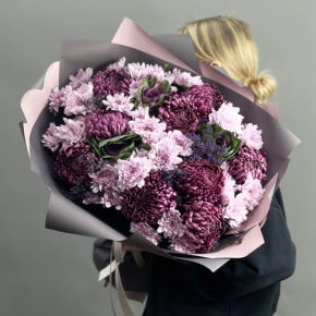 Букет "Виолетта" из хризантем Бигоуди, лимониума, брассики и кустовых хризантем в Воскресенске