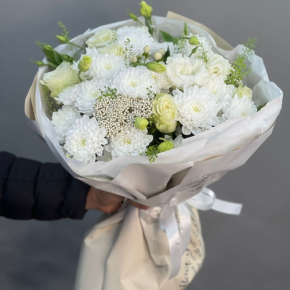 Букет "Меланхолия" из роз и хризантем в Воскресенске