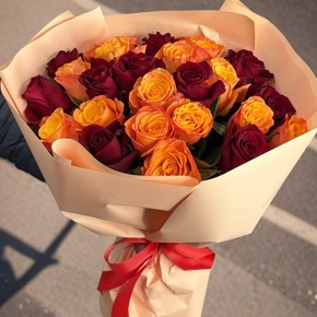 Букет "Благородный" из 27 Кенийских роз микс (40 см) в Воскресенске