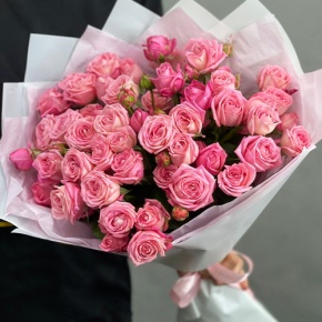 Букет из 11 нежных кустовых роз в Воскресенске