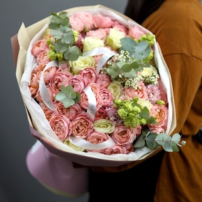 Букет "Миссис" из кустовой розы Джульетта и эустом в Воскресенске