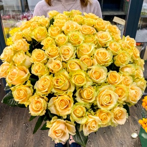 75 роз Аваланж (70 см) в Воскресенске