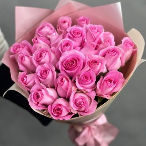 Букет из 25 розовых роз кения (40 см) в Воскресенске