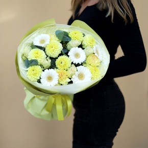 Букет "Лимонный" из георгин, диантусов, роз, гербер и эвкалипта в Воскресенске
