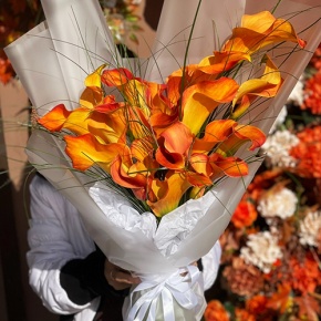 Монобукет из 21 оранжевой каллы в Воскресенске