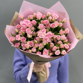 Букет  из 19 кустовых роз (60 см) в Воскресенске