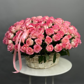 Композиция в корзине из 101 розы Джумилия в Воскресенске