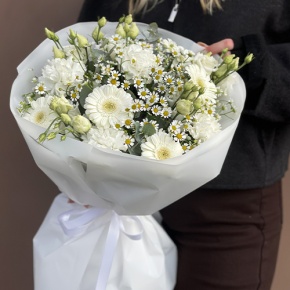 Букет "Вера и надежда" из ромашек, гербер, эвкалипта, диантусов и эустом в Воскресенске
