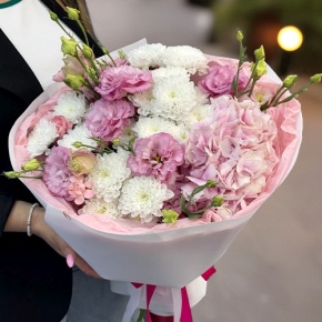 Букет "Табу" из хризантемы, Голландской гортензии и эустомы в Воскресенске