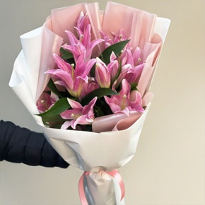 Монобукет из 9 ароматных розовых лилий в Воскресенске