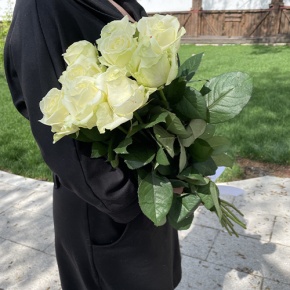 Букет из 9 белых роз (70 см) в Воскресенске