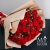 Букет 15 кустовых красных роз в Воскресенске