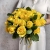 Букет из 25 лимонных роз с рускусом (40 см) в Воскресенске Букет из 25 лимонных роз с рускусом (40 см) в Воскресенске